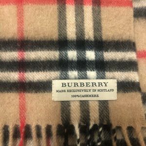 Classic Burberry Cashmere Nova check scarf